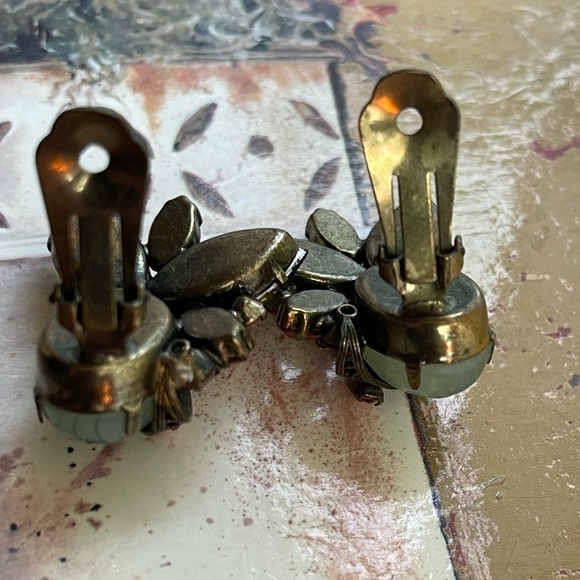 Vintage Alice Caviness Lava Rock Art Glass AB Rhinestone Clip On Earrings - Picture 9 of 10